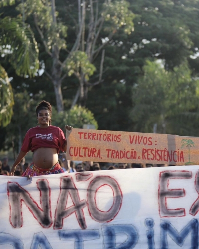 Em Angra dos Reis, &ldquo;Marcha Mulheres na Luta, Territ&oacute;rios Vivos!&rdquo; defende vida, autonomia e direitos das mulheres