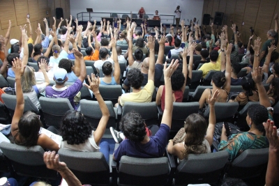 Assembleia das e dos Trabalhadores em Educa&ccedil;&atilde;o da UFF, realizada &uacute;ltimo dia 5, que aprovou a deflagra&ccedil;&atilde;o da greve no dia 11 de mar&ccedil;o