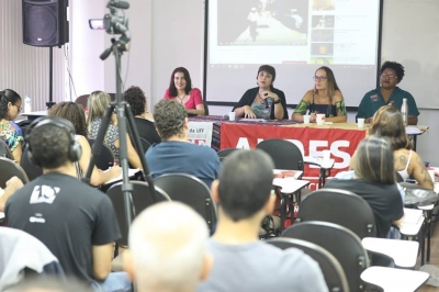 Em Niterói, docentes de todo o país discutem carreira EBTT em Encontro do Andes-SN