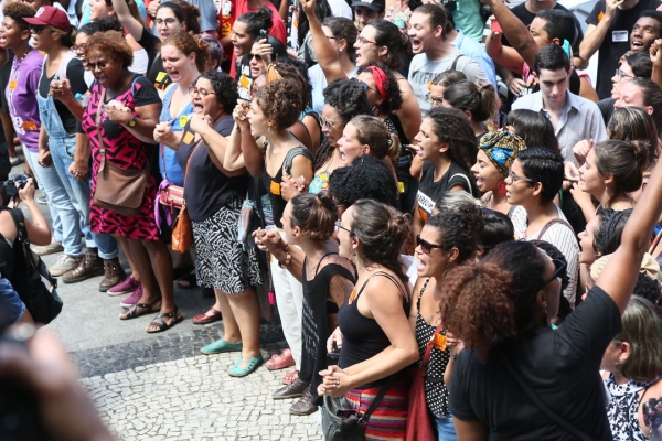 Marielle, presente!&rsquo;, grita multid&atilde;o em vig&iacute;lia na Cinel&acirc;ndia