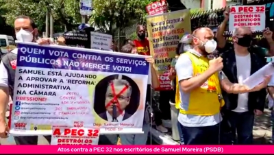 Manifesta&ccedil;&atilde;o em frente ao escrit&oacute;rio do deputado Samuel Moreira, do PSDB-SP