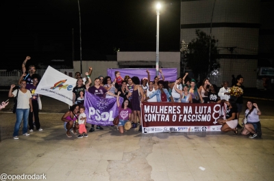 Em Rio das Ostras, atividade do 8M pediu basta ao feminic&iacute;dio, creche integral j&aacute; e mais direitos para mulheres